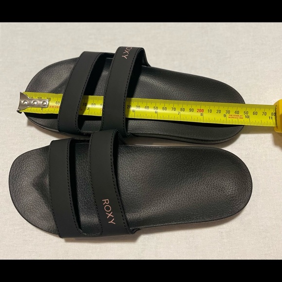 Roxy Slides - Picture 5 of 6
